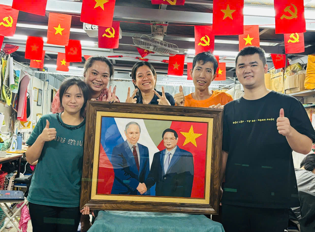 Tranh chân dung ghép lụa - Ảnh 7